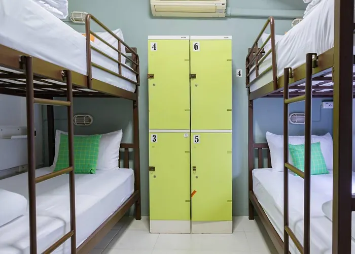 Hostal Asok Montri *