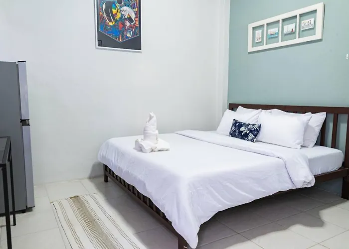 Asok Montri Hostal *