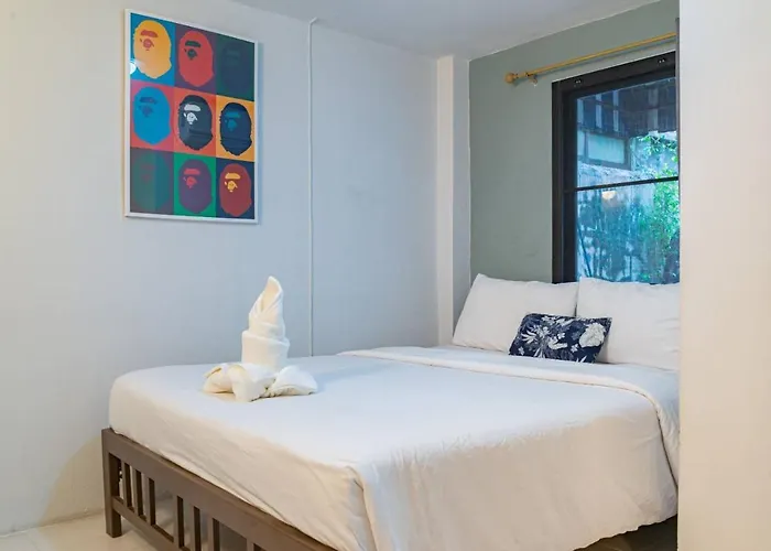 Asok Montri Hostal