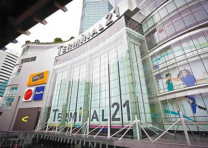 Asok Montri Hostal