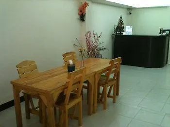Hostal Asok Montri *