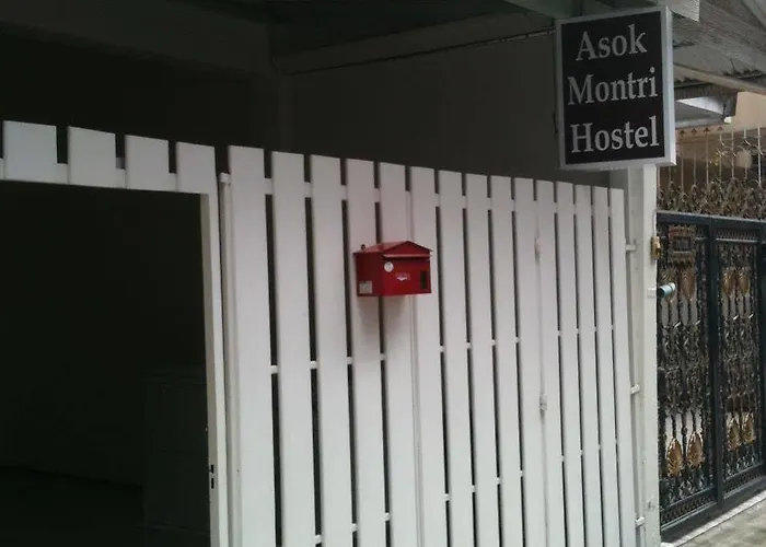 Asok Montri *