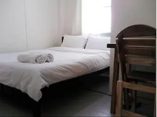 Asok Montri Hostal *